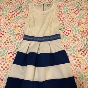 Speechless Girl’s Size M White & Blue Patterned Dress